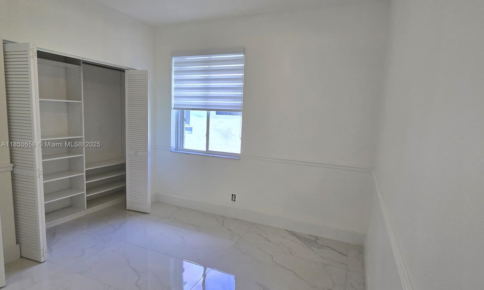 THE ISLANDS - Residential Lease