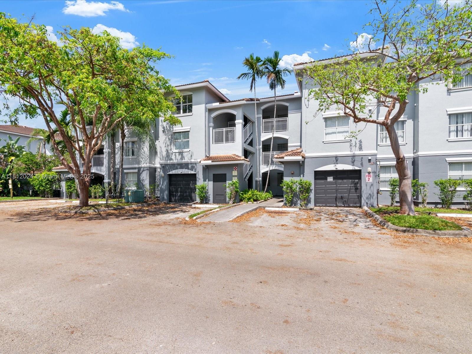 155 Nw 96th Ter 2-303, Pembroke Pines, Miami-Dade County, Florida - 2 Bedrooms  
2 Bathrooms - 
