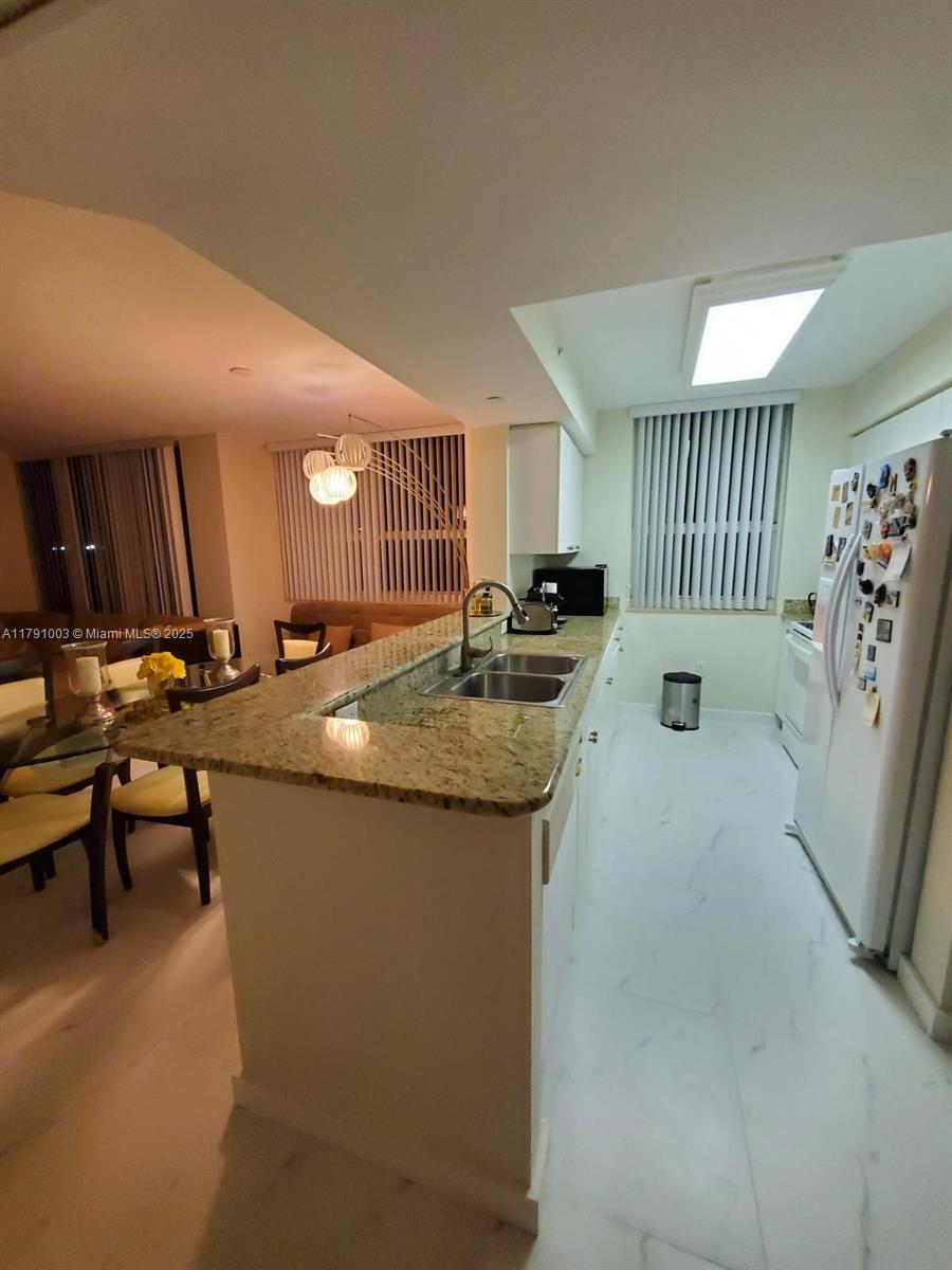 TURNBERRY ON THE GREEN CO - Residential