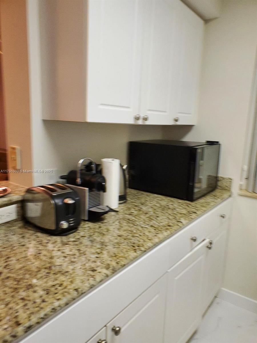 TURNBERRY ON THE GREEN CO - Residential