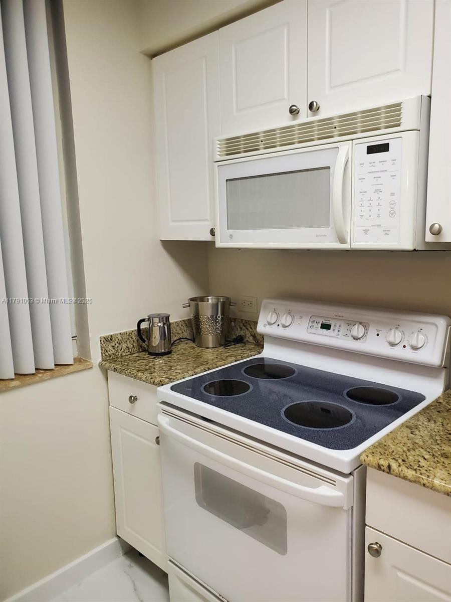 TURNBERRY ON THE GREEN CO - Residential