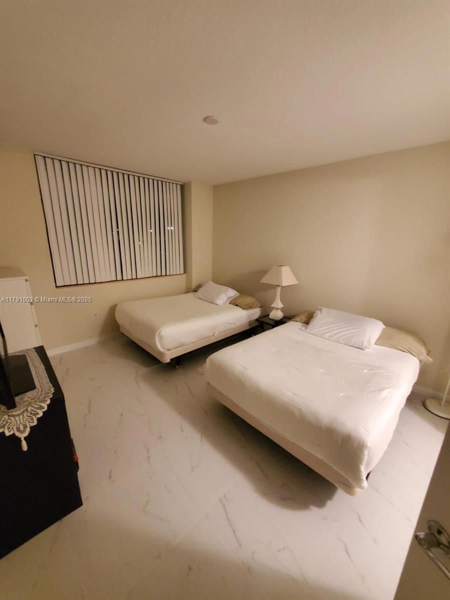 TURNBERRY ON THE GREEN CO - Residential