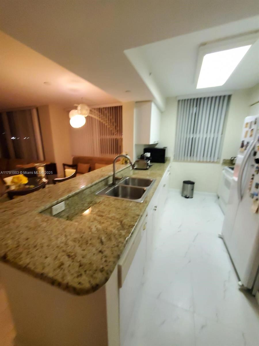 TURNBERRY ON THE GREEN CO - Residential