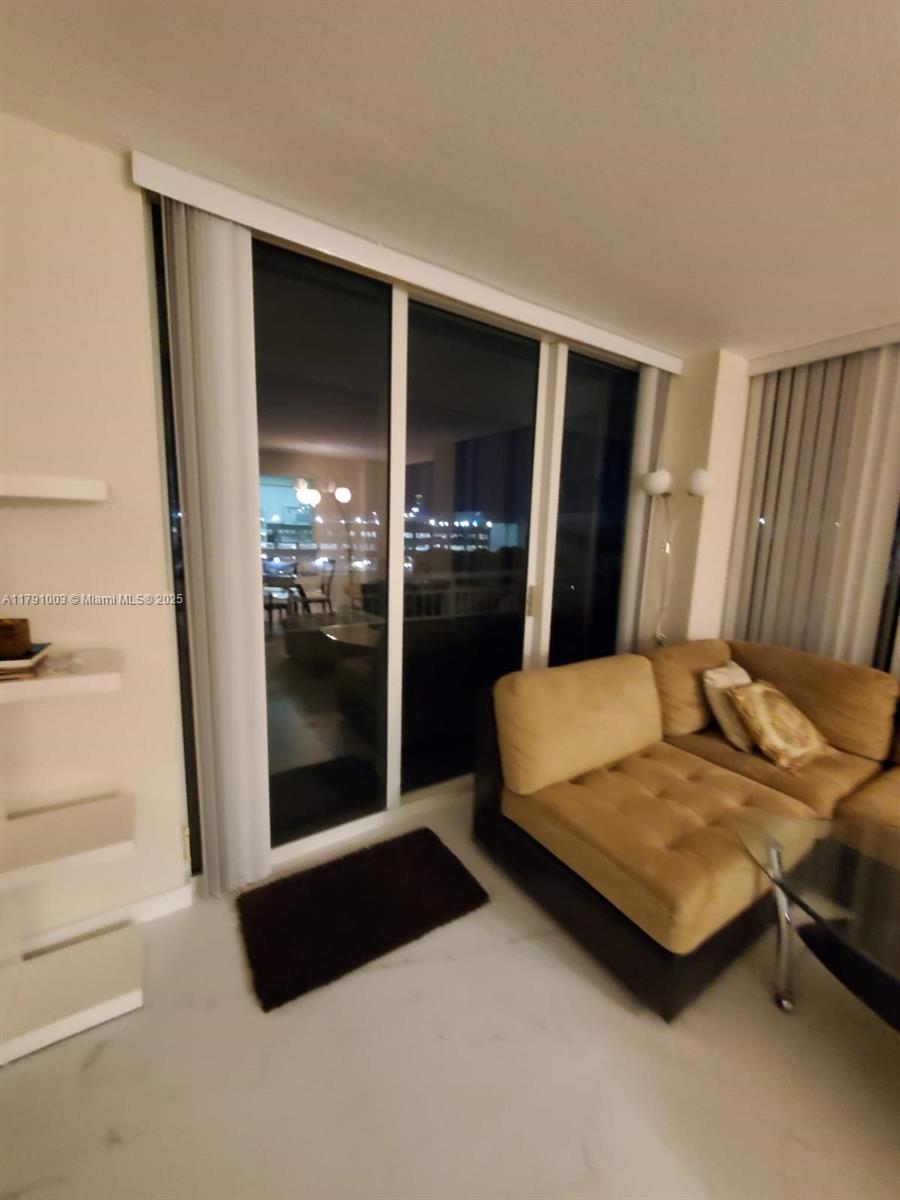 TURNBERRY ON THE GREEN CO - Residential