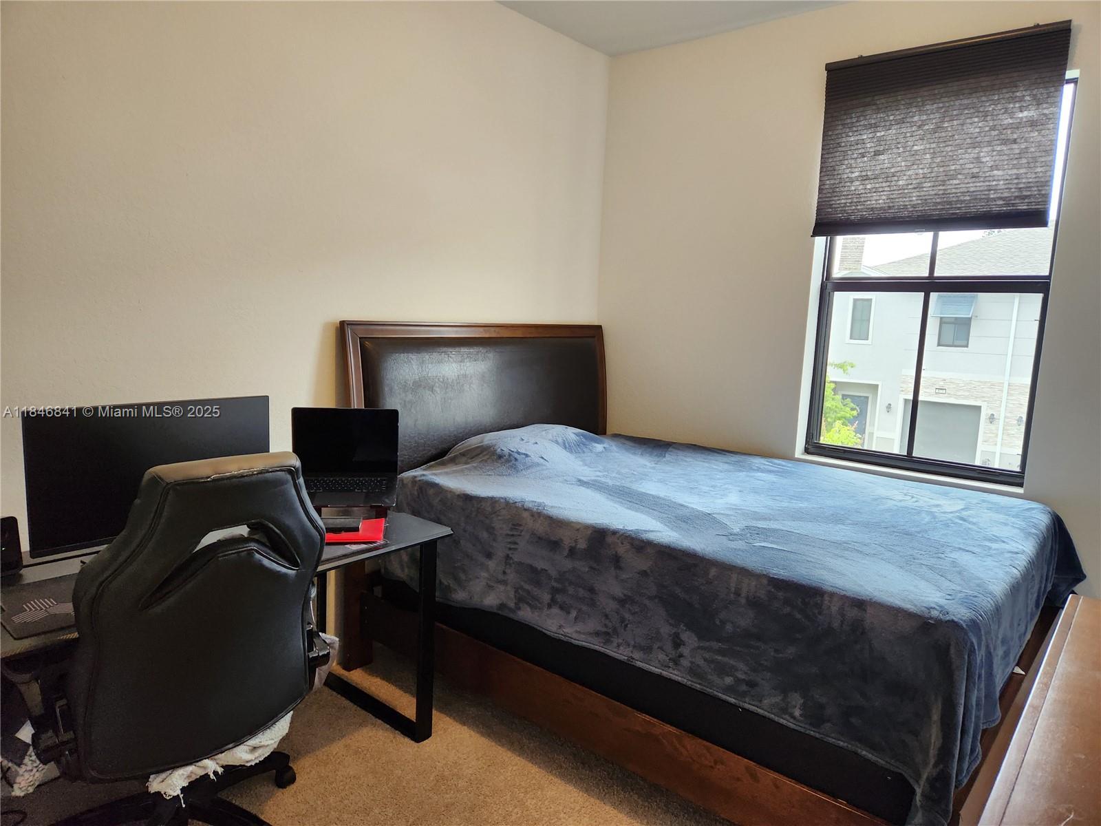 HIGHLAND OAKS - Residential Lease