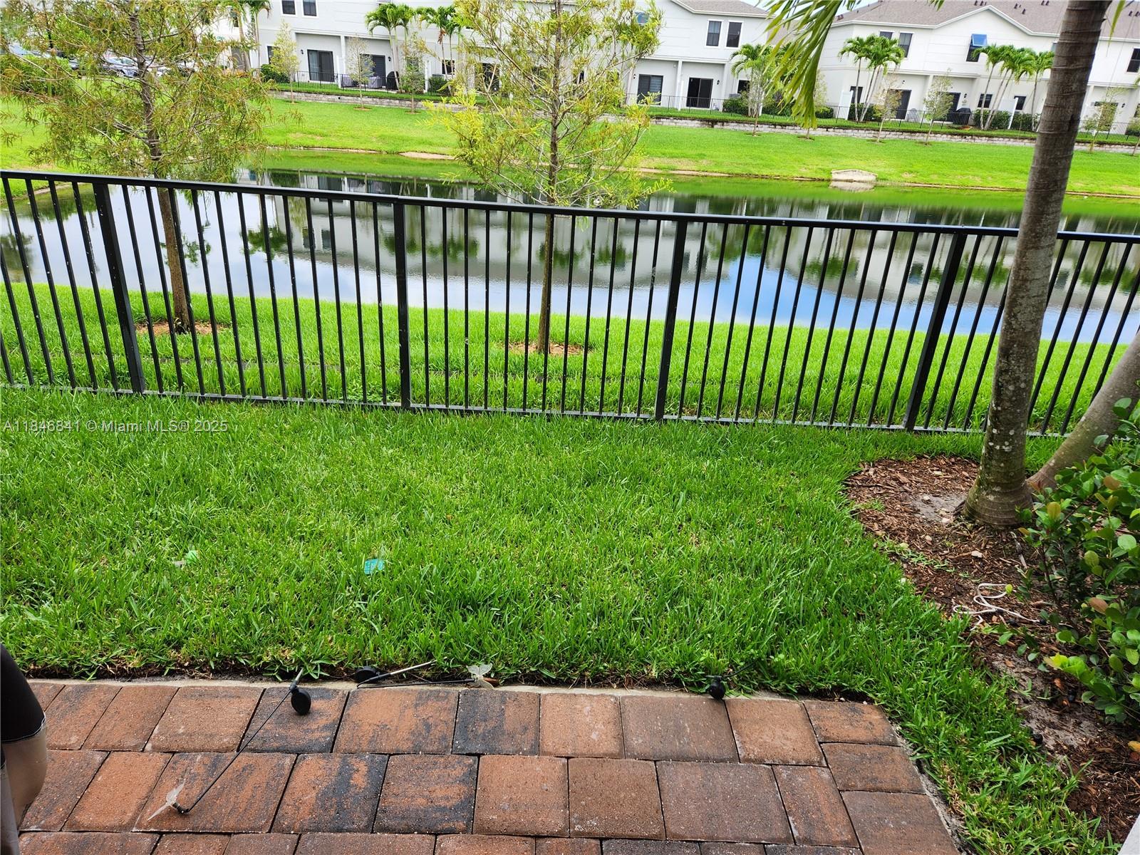 HIGHLAND OAKS - Residential Lease