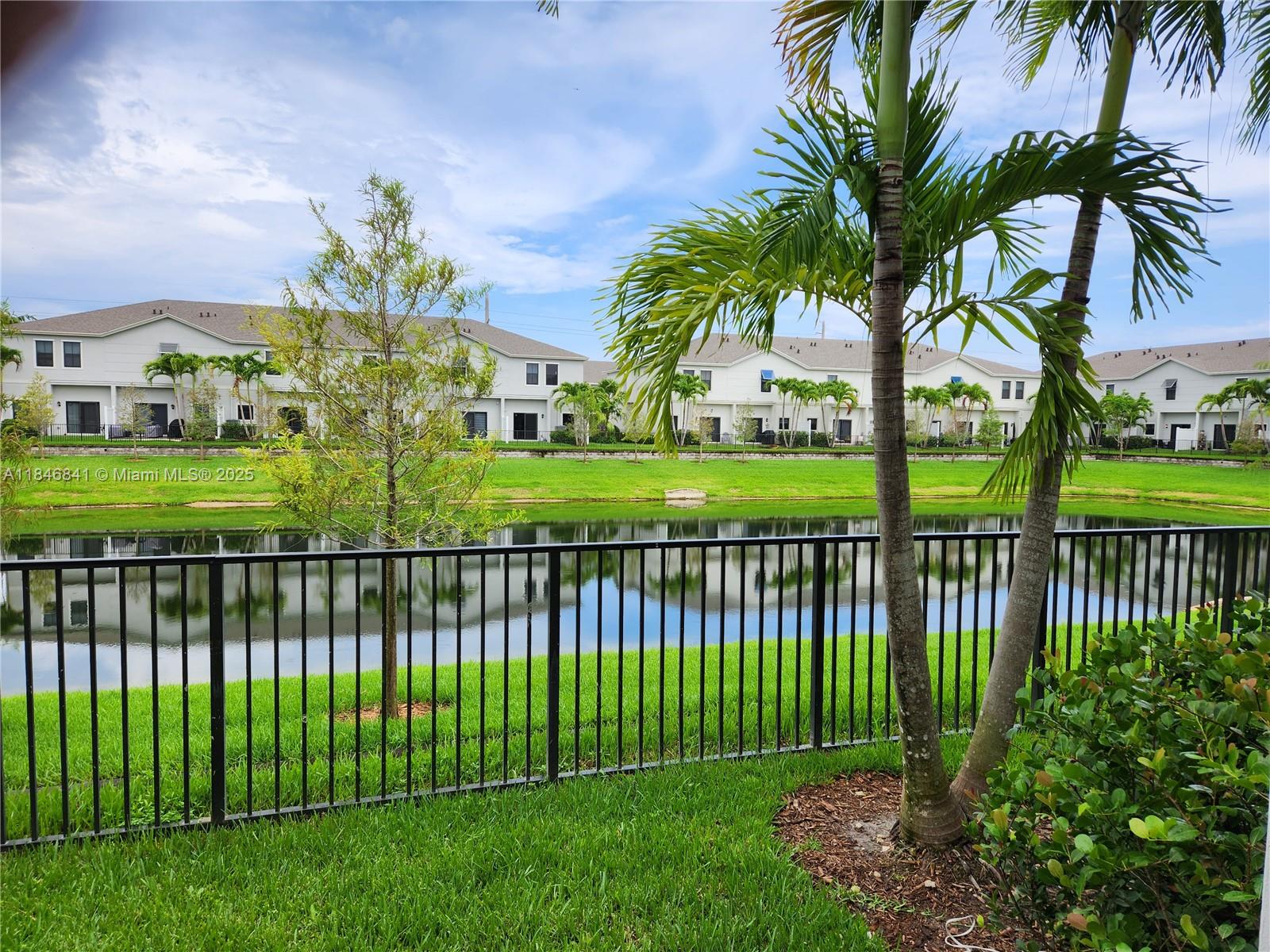 HIGHLAND OAKS - Residential Lease