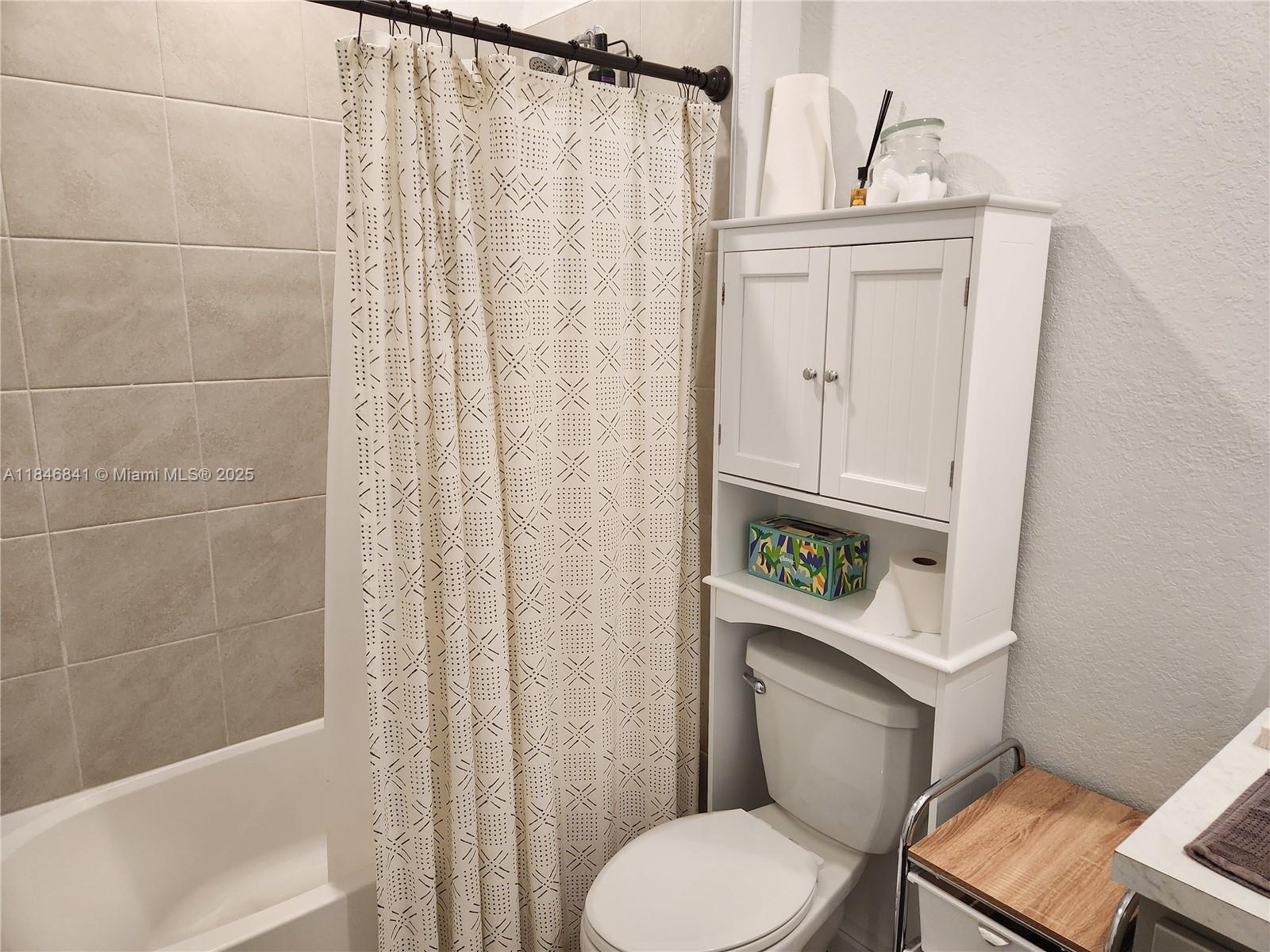 HIGHLAND OAKS - Residential Lease