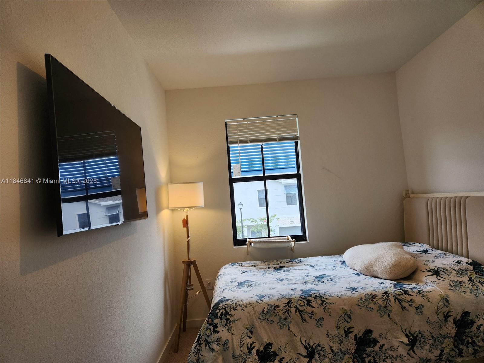 HIGHLAND OAKS - Residential Lease