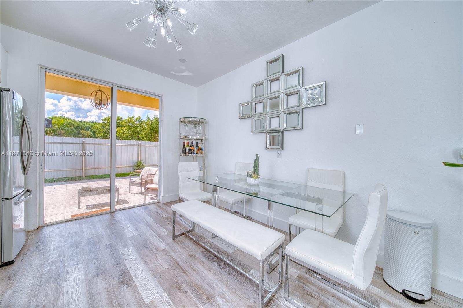 PORTOFINO BAY - Residential