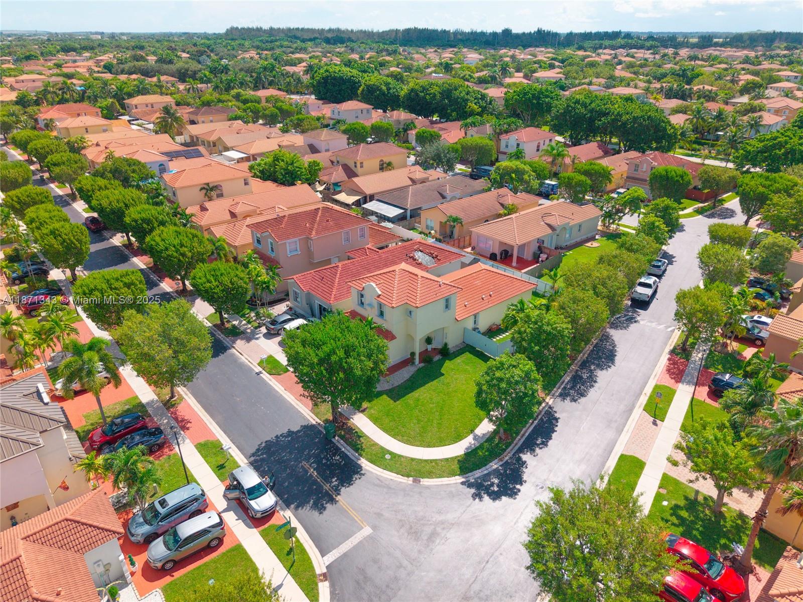 PORTOFINO BAY - Residential