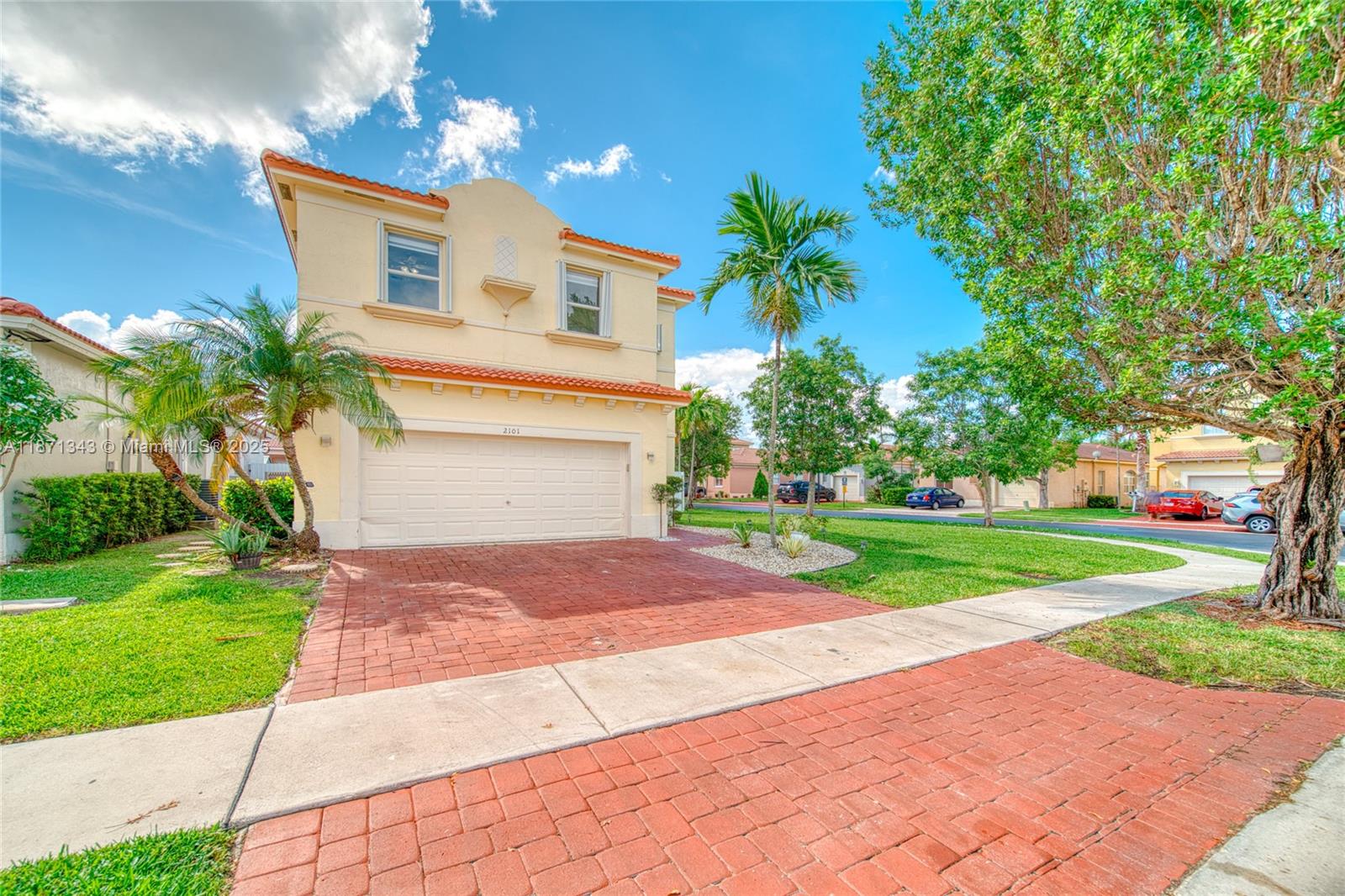 PORTOFINO BAY - Residential