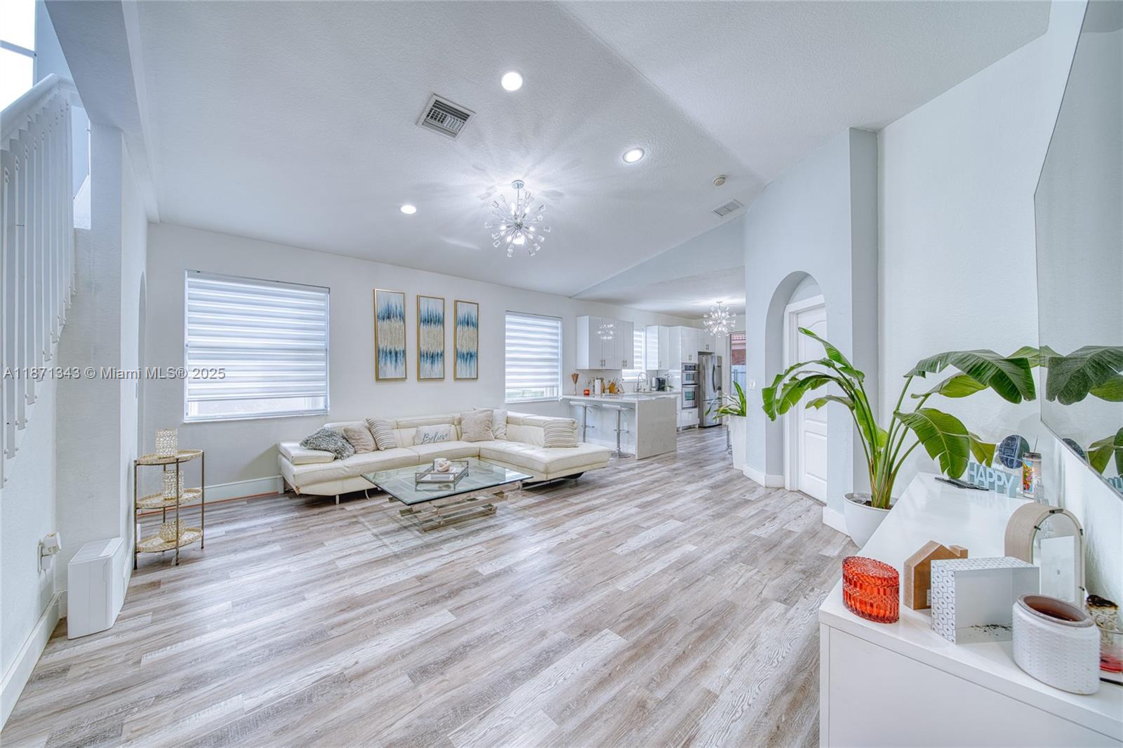 PORTOFINO BAY - Residential