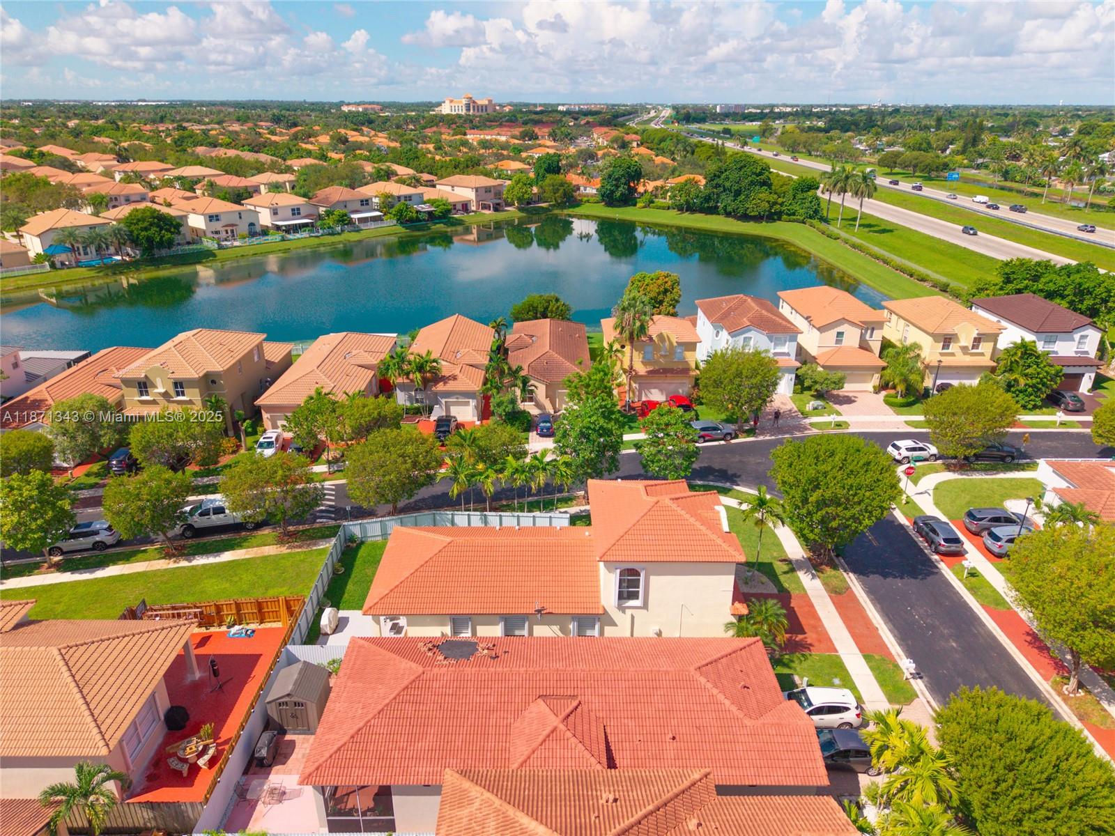 PORTOFINO BAY - Residential