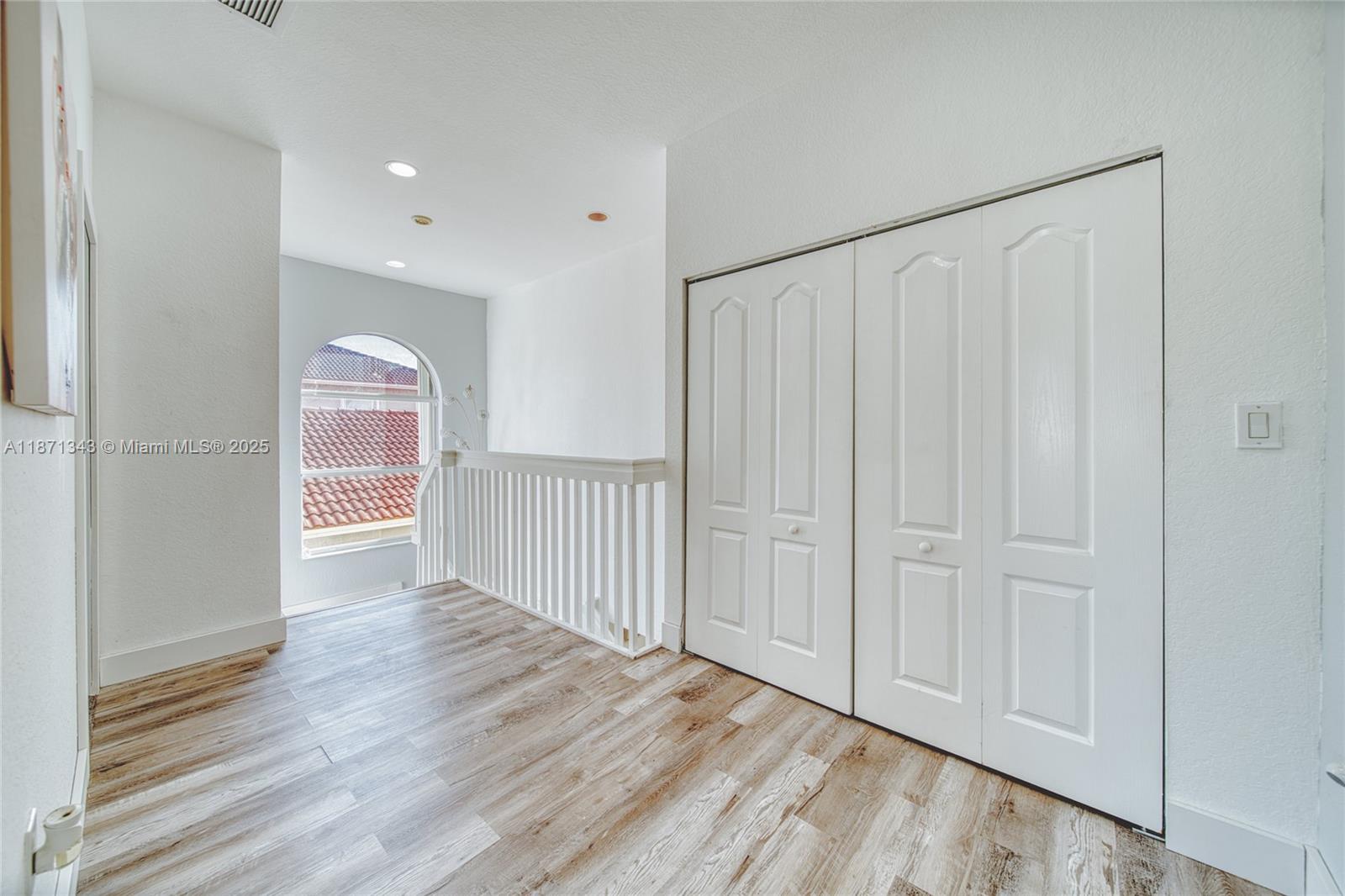 PORTOFINO BAY - Residential