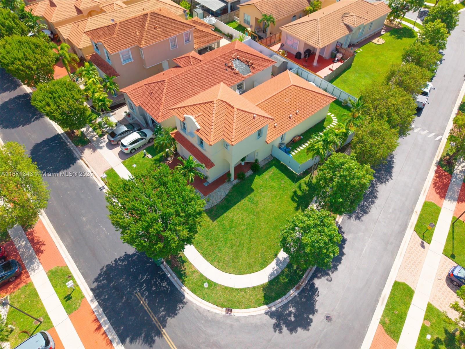 PORTOFINO BAY - Residential