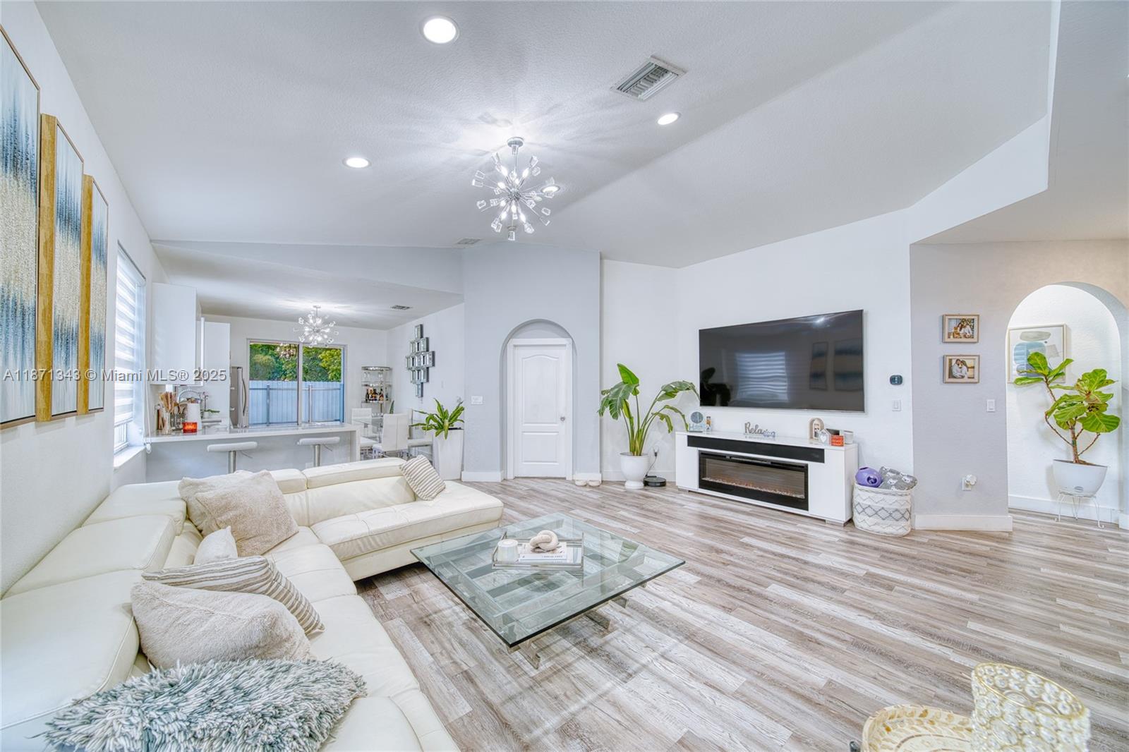 PORTOFINO BAY - Residential