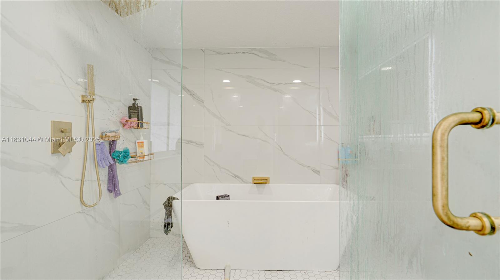 HIGHLAND MANOR SEC 5 - Residential