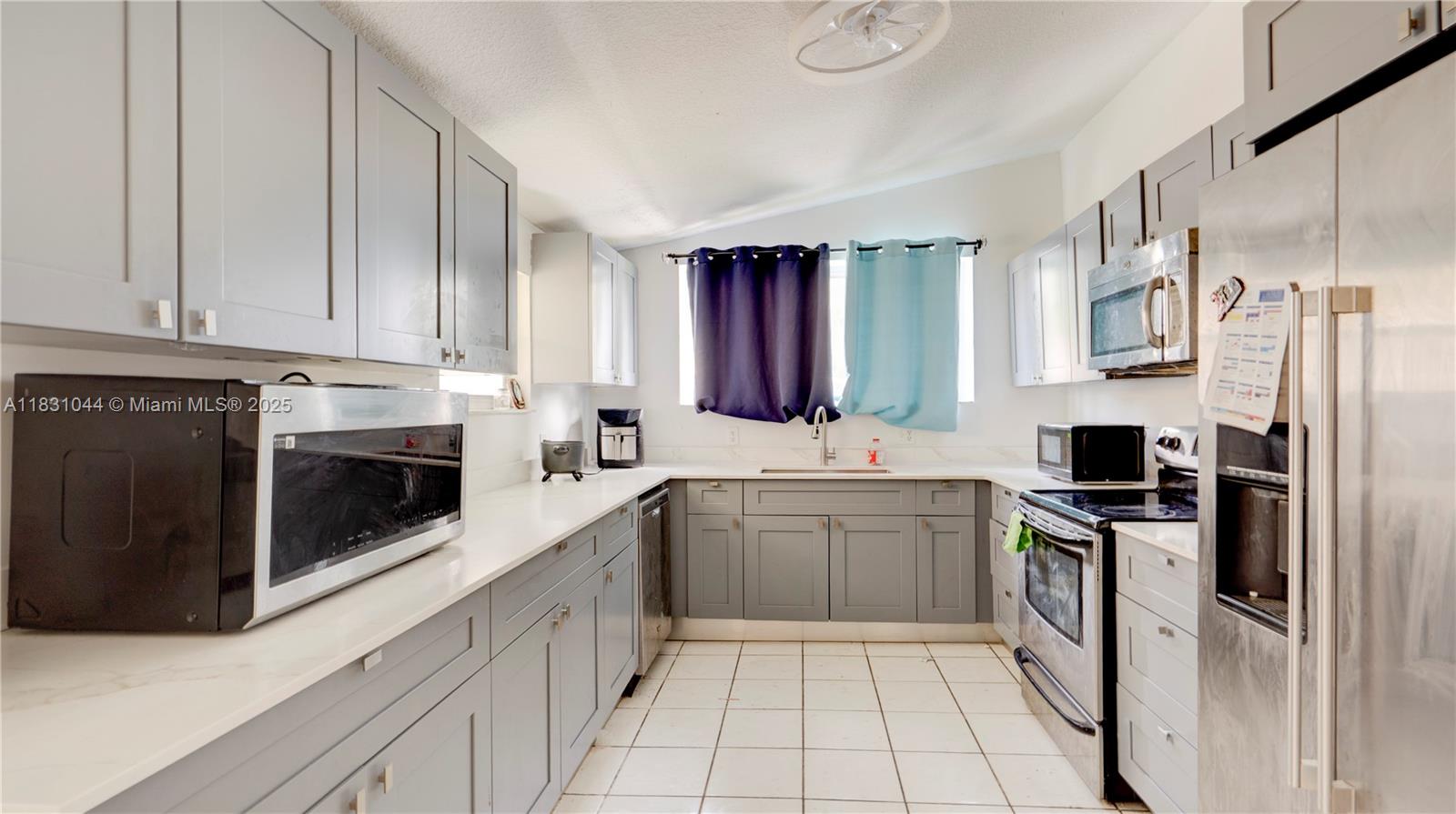 HIGHLAND MANOR SEC 5 - Residential