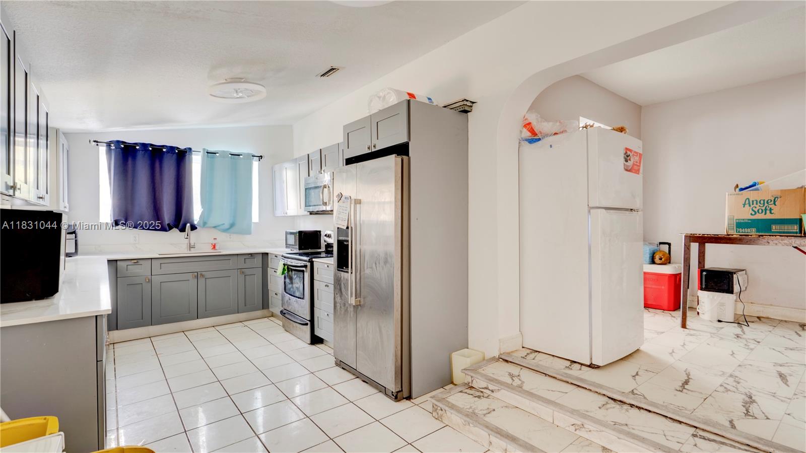 HIGHLAND MANOR SEC 5 - Residential