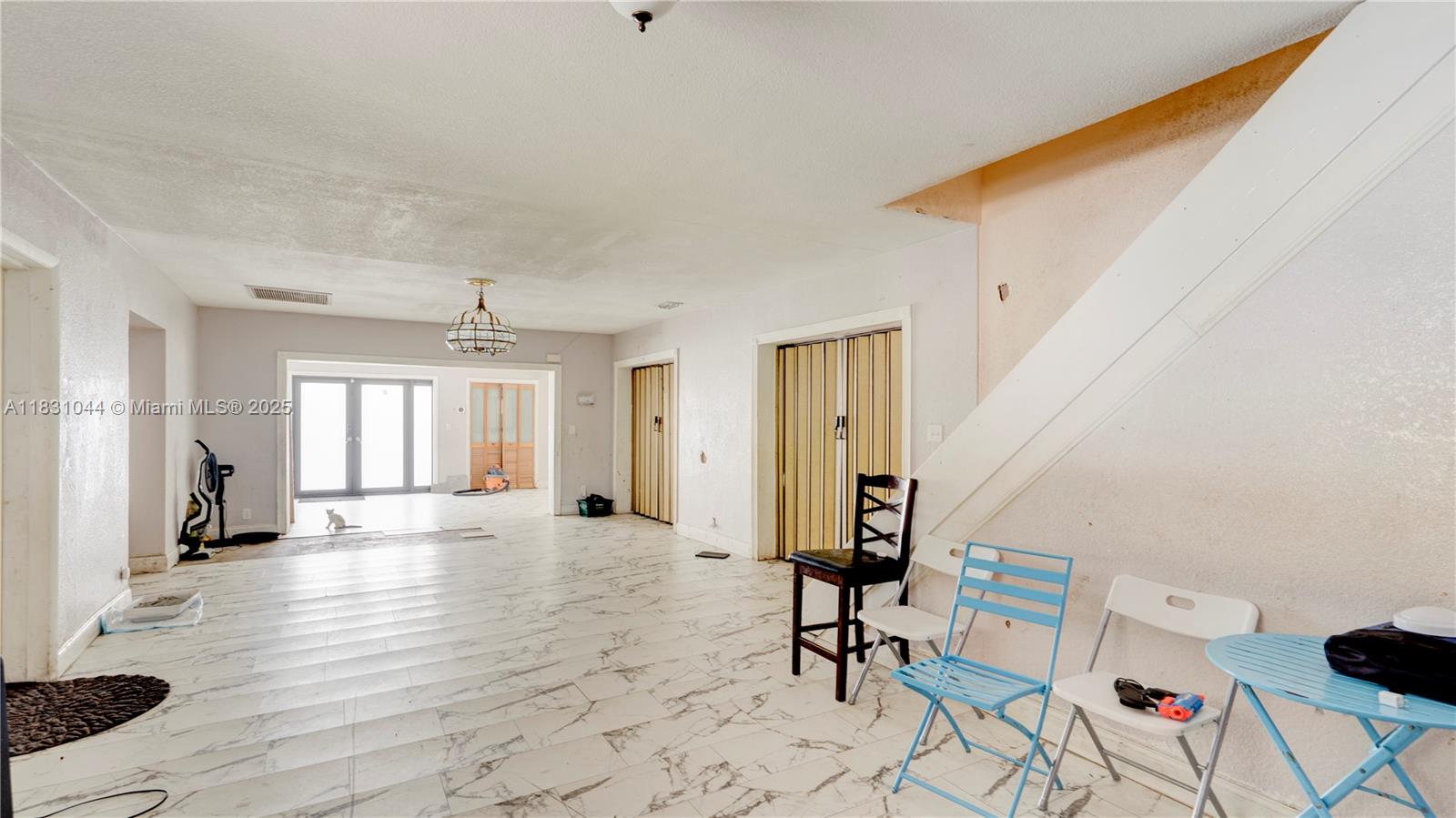 HIGHLAND MANOR SEC 5 - Residential