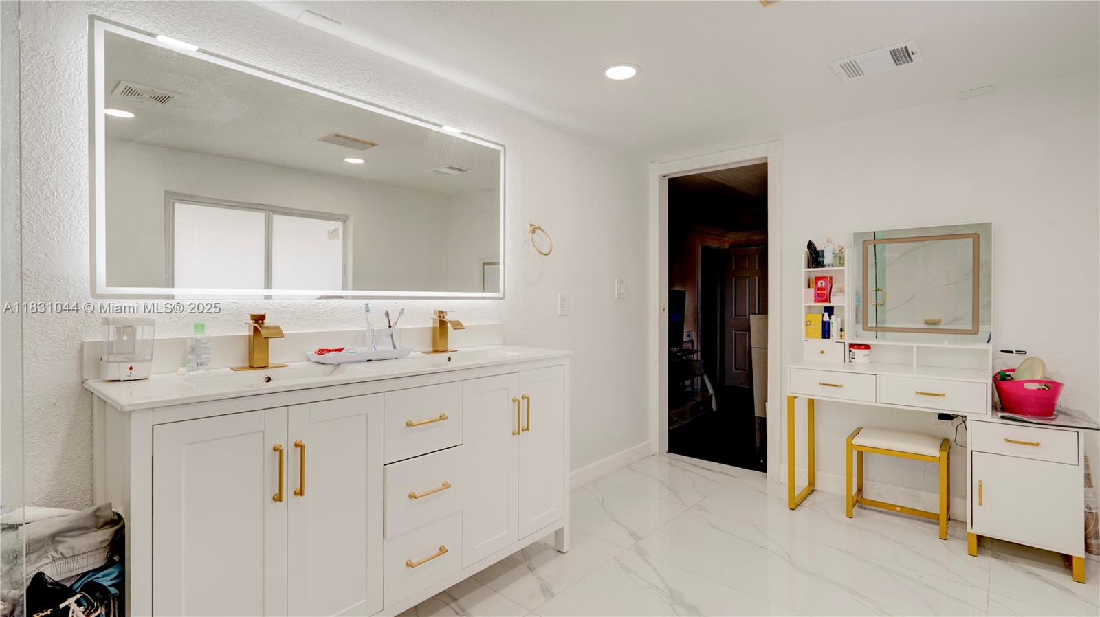 HIGHLAND MANOR SEC 5 - Residential