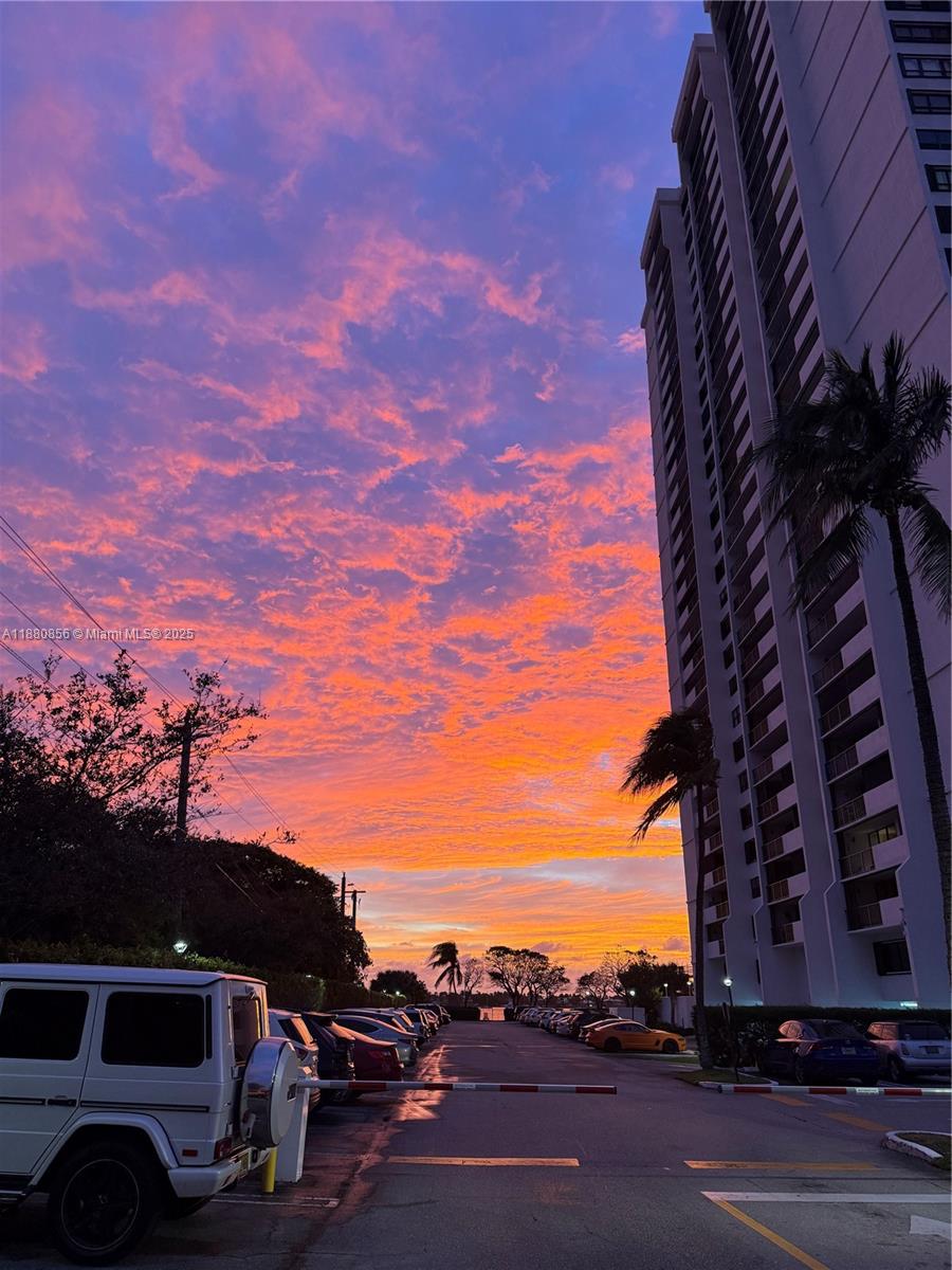 PALM BEACH HOUSE CONDO - Residential Lease