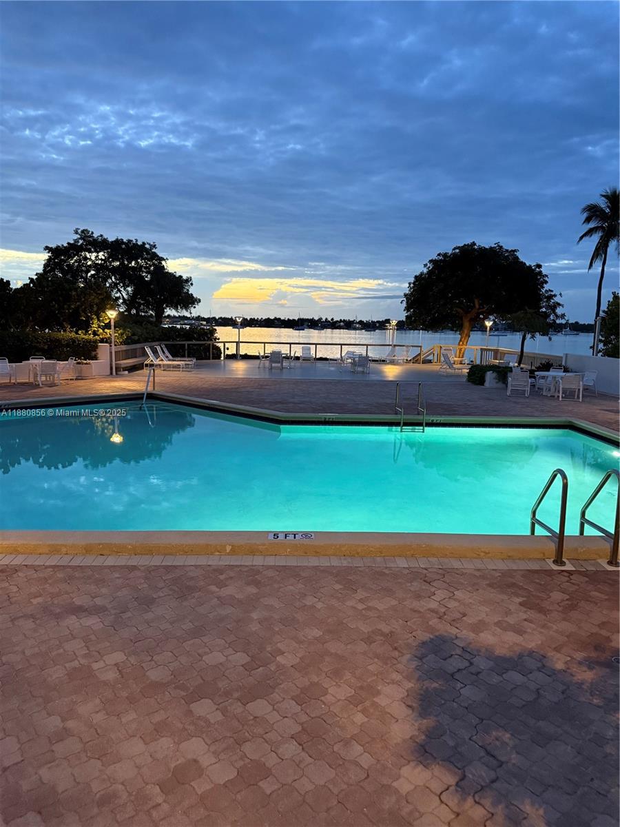 PALM BEACH HOUSE CONDO - Residential Lease