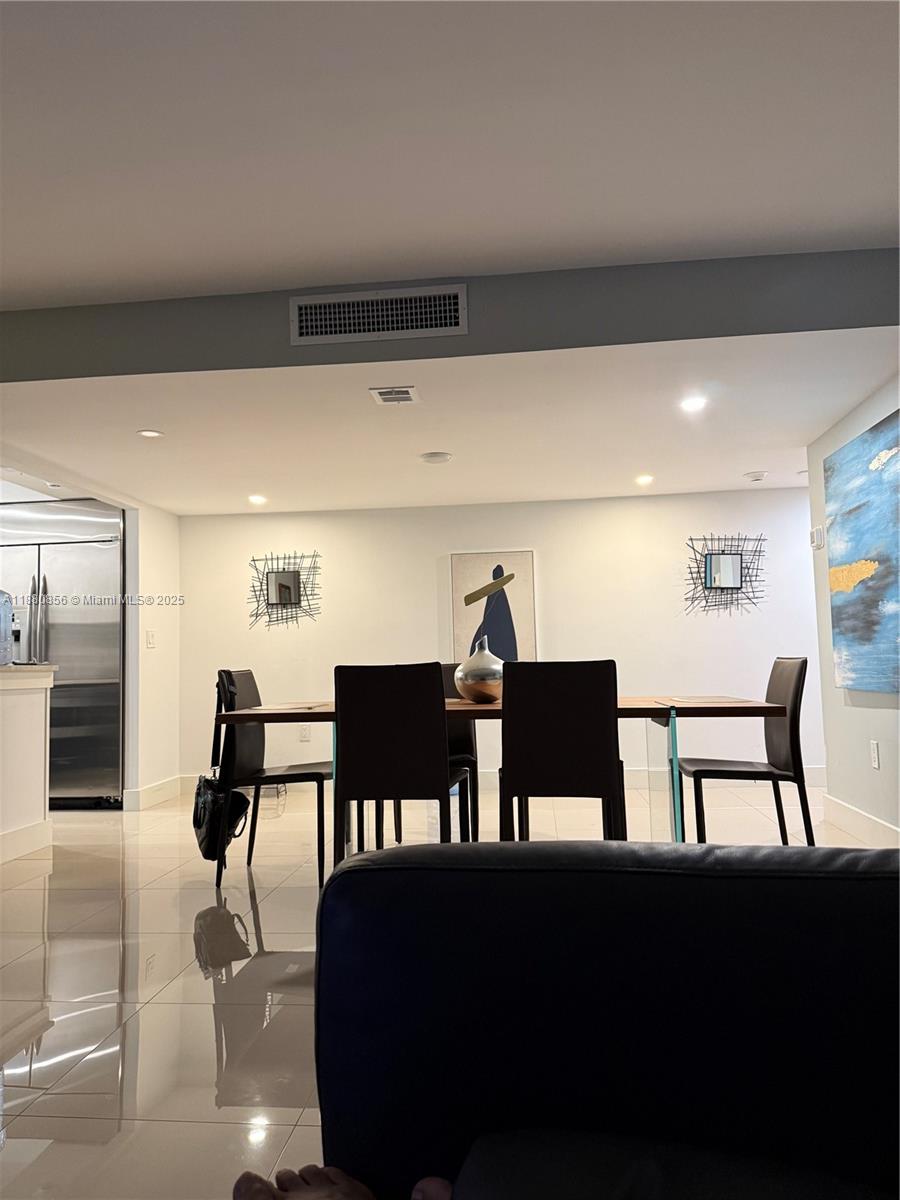 PALM BEACH HOUSE CONDO - Residential Lease