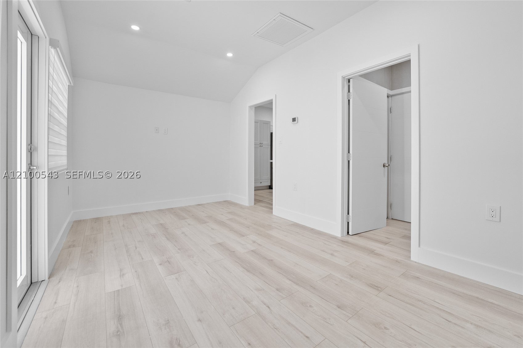 View photos, virtual tours, details... 129 SW 9th Ave 1