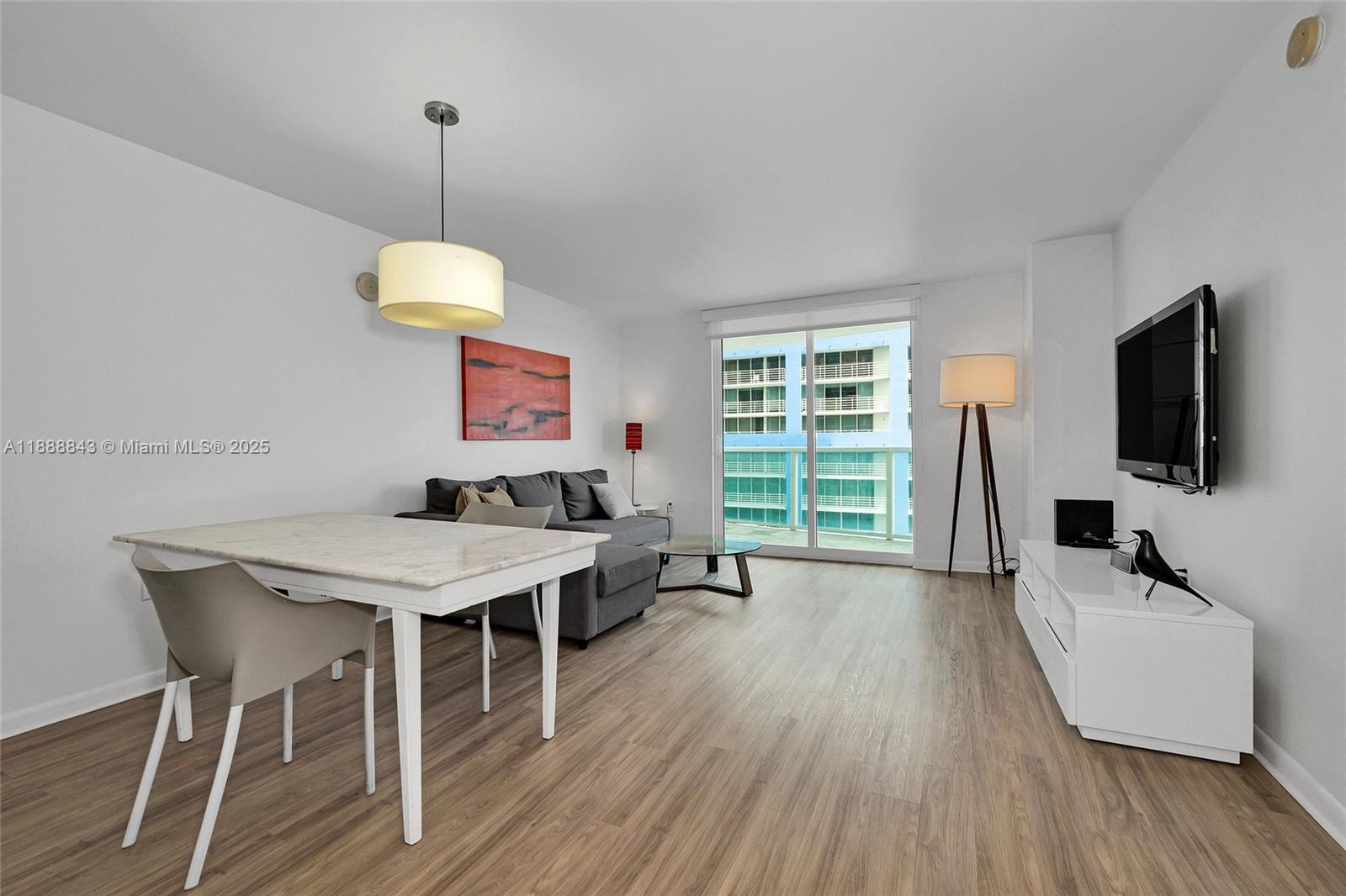 2101 BRICKELL AVENUE 905