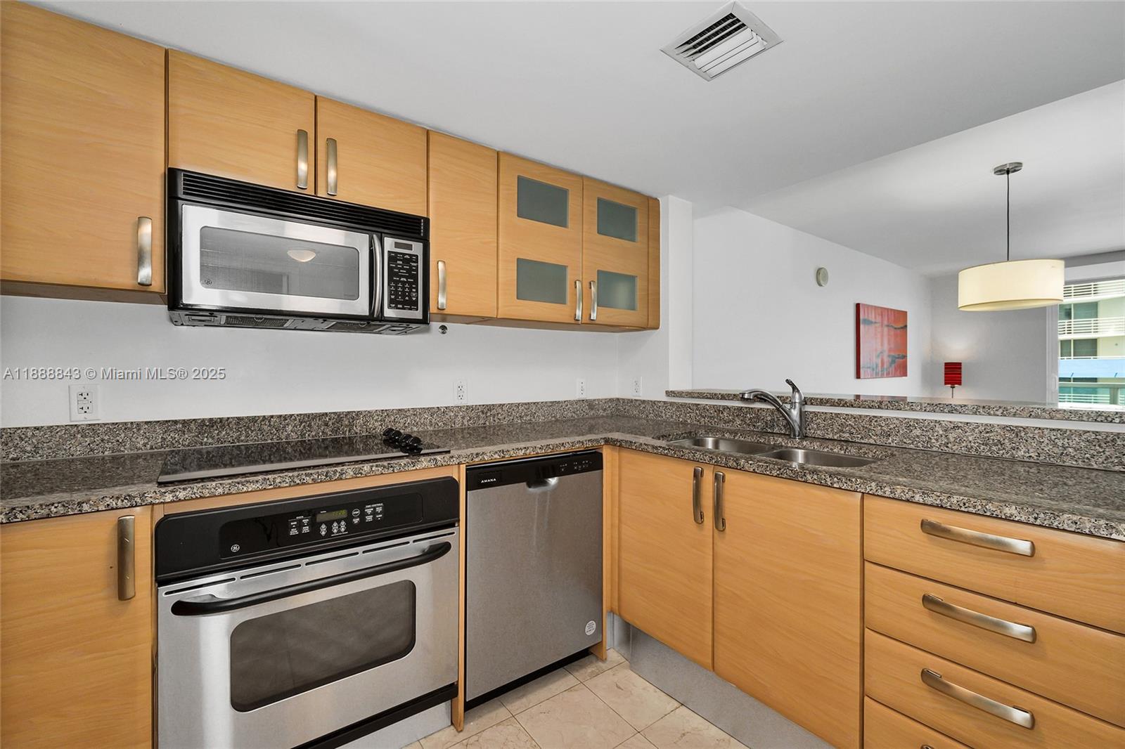 2101 BRICKELL AVENUE 905