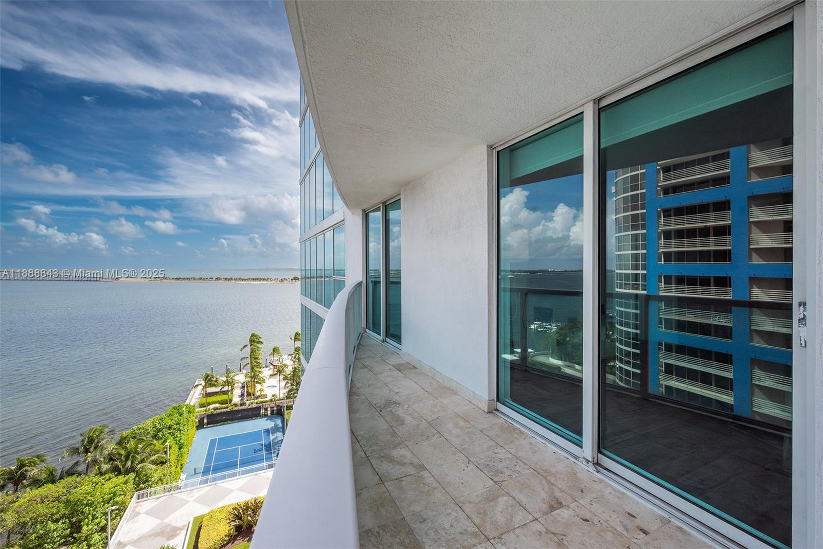 SKYLINE CONDO - Residential