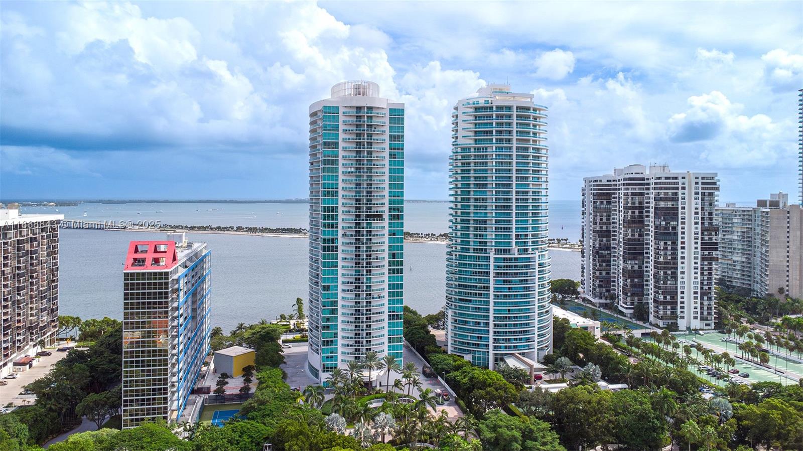 SKYLINE CONDO - Residential