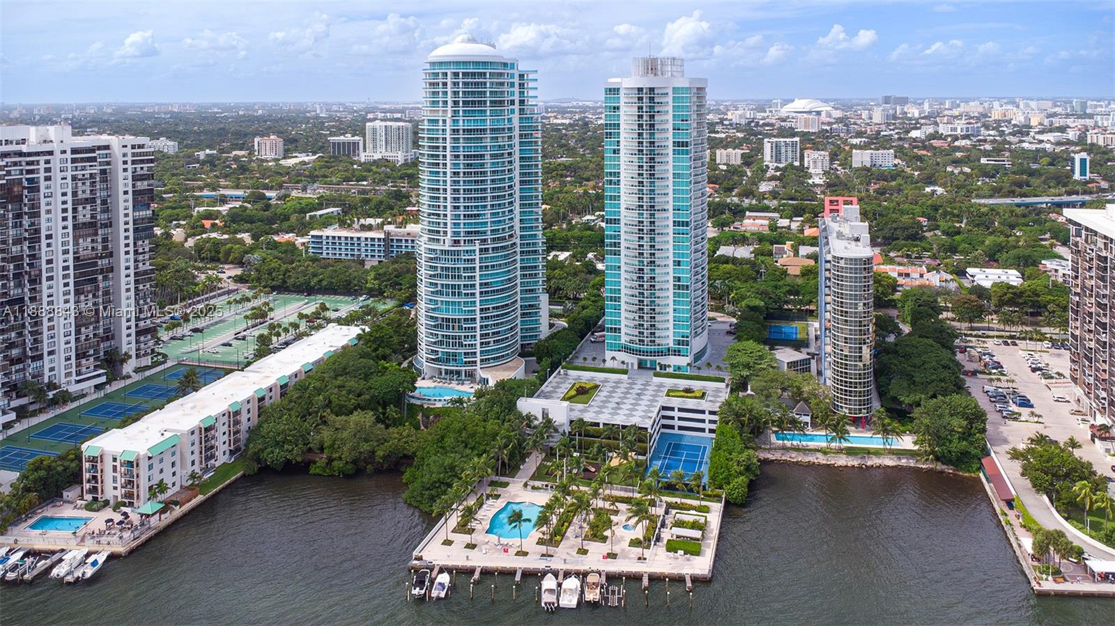 SKYLINE CONDO - Residential