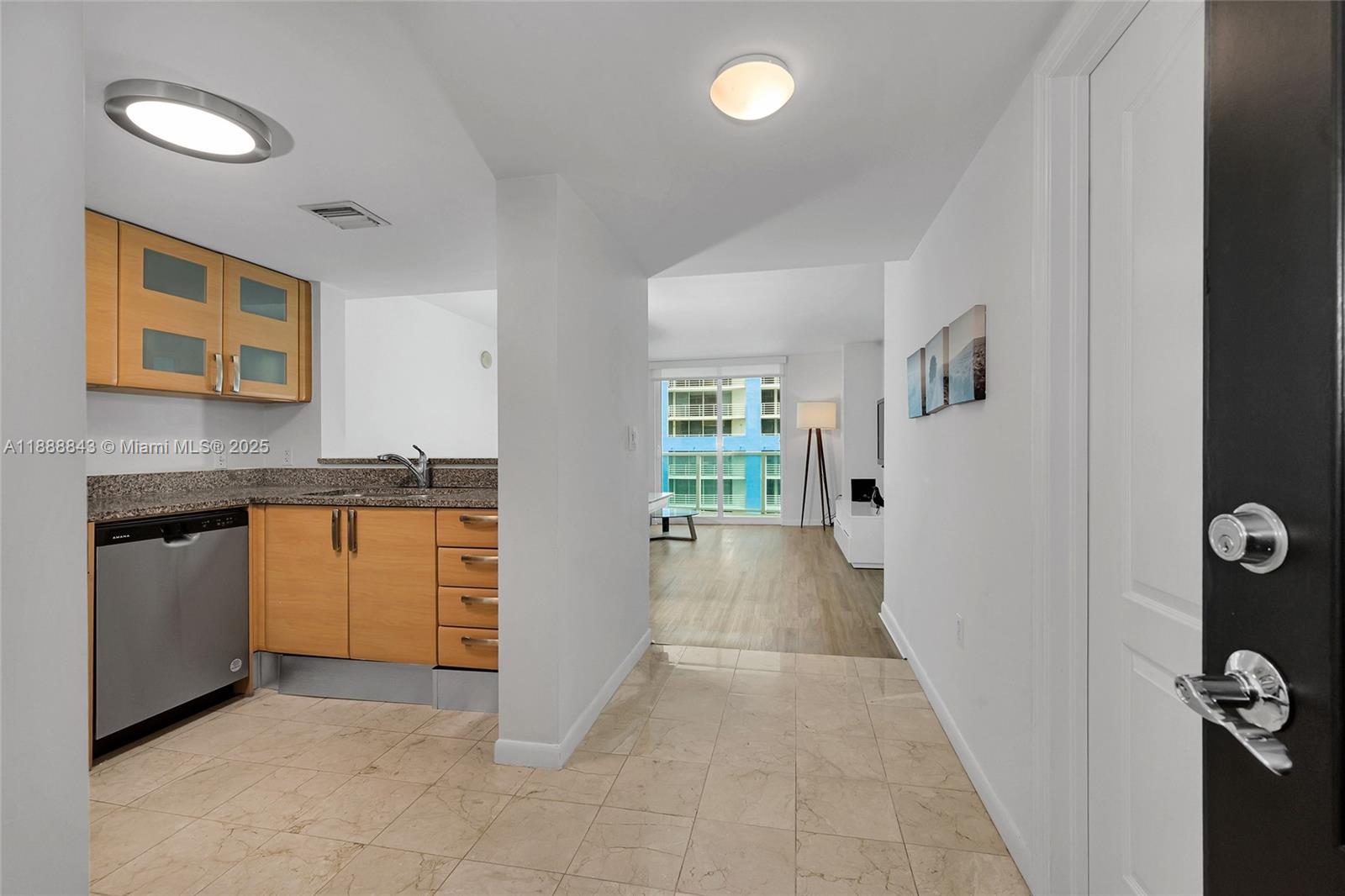 2101 BRICKELL AVENUE 905