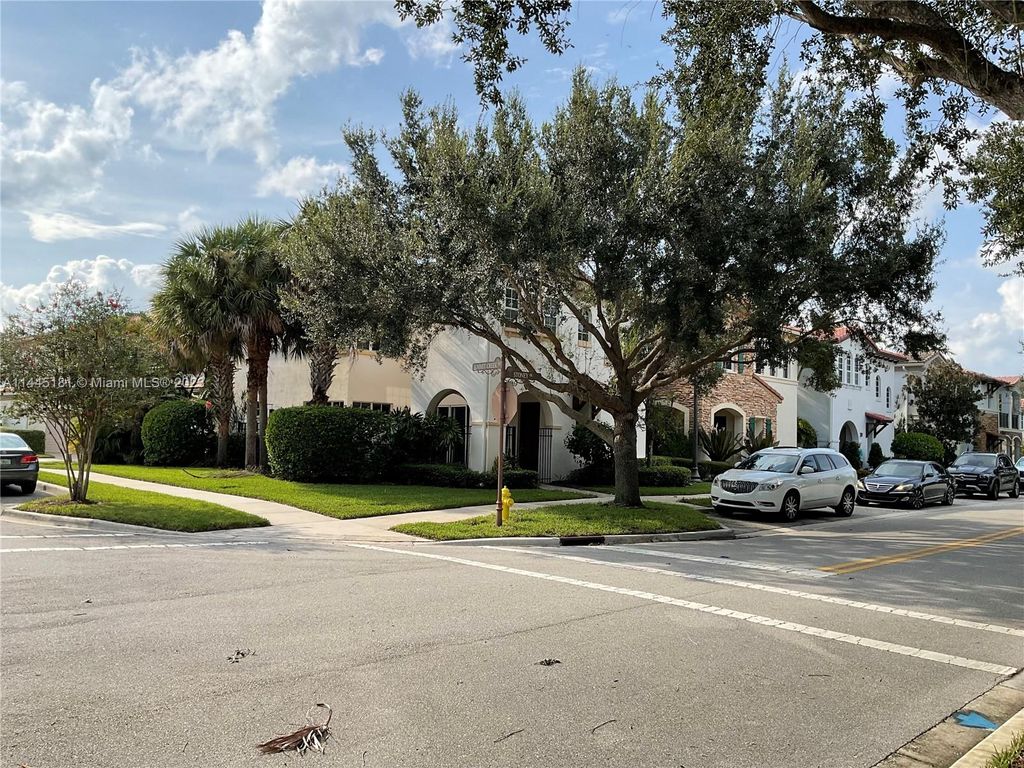 Photo of 35 Stoney Dr, Palm Beach Gardens, FL 33410 (MLS # A11445181)