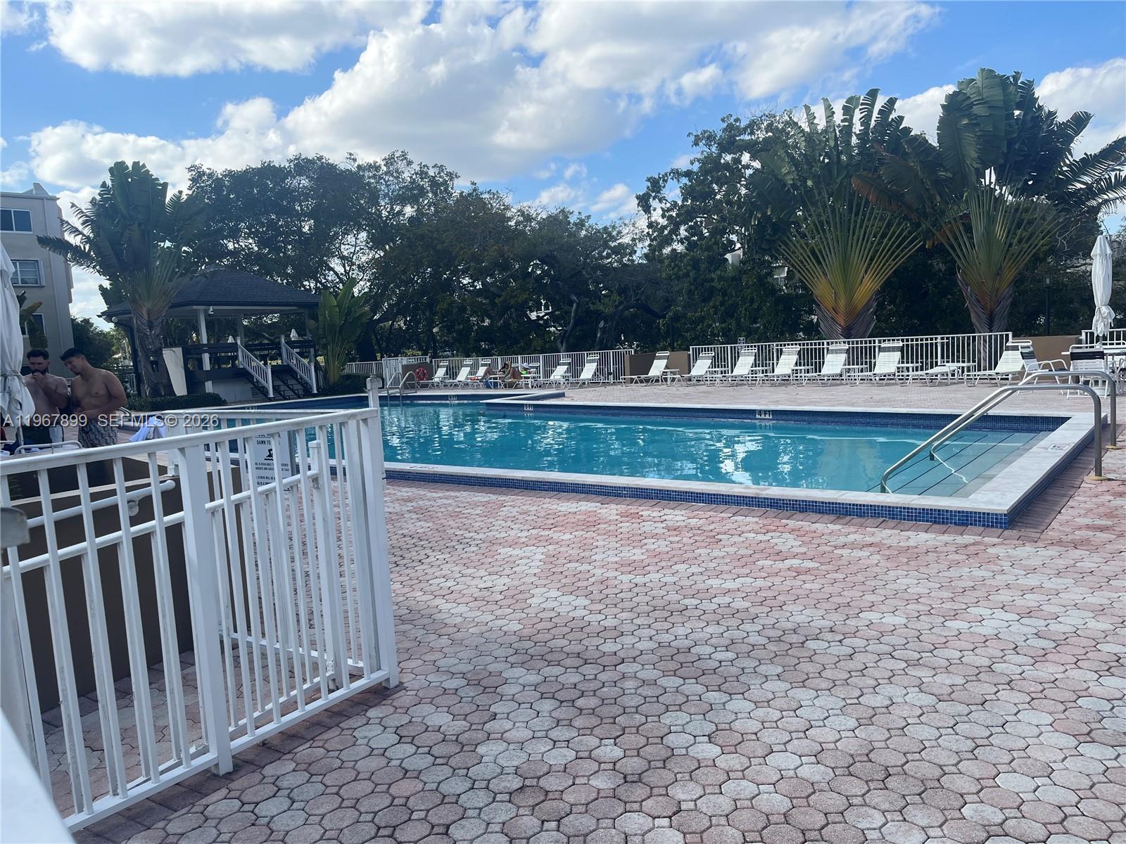 KINGS CREEK SO CONDO - Residential
