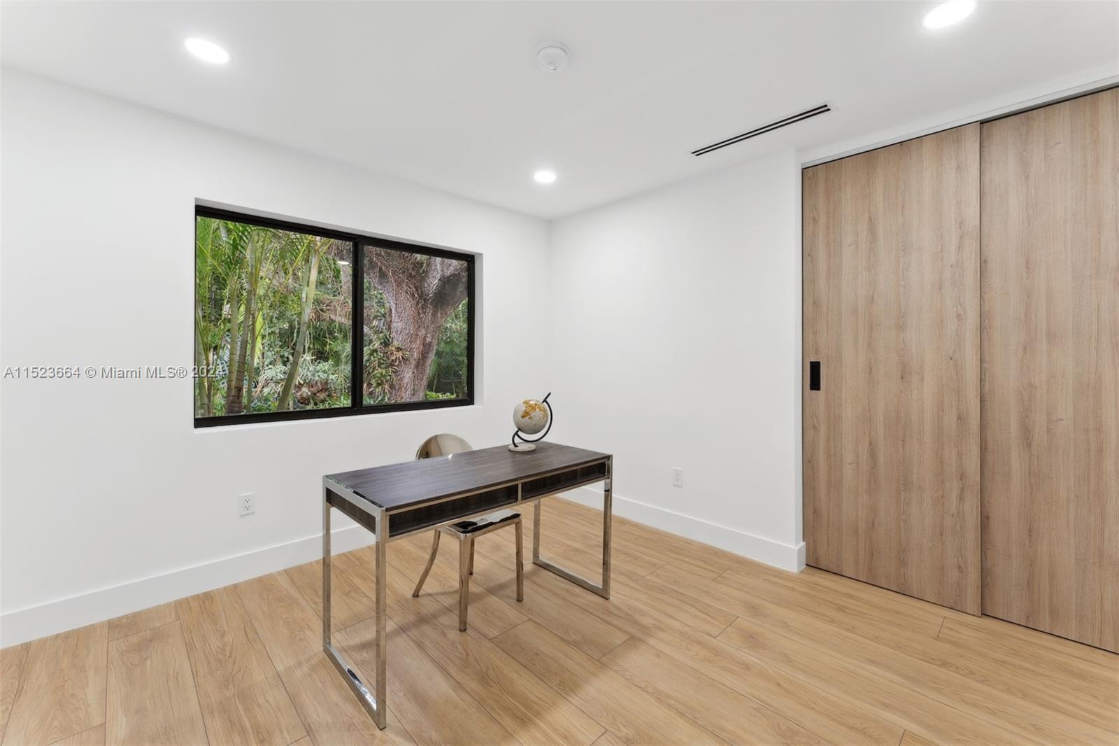 CORAL GABLES RIVIERA SEC - Residential