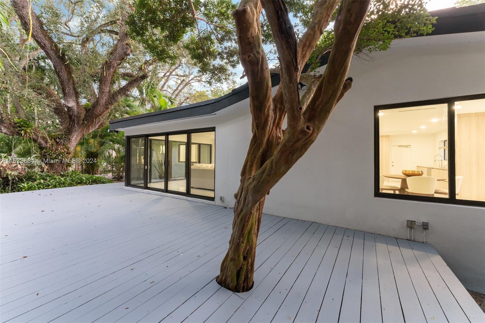 CORAL GABLES RIVIERA SEC - Residential