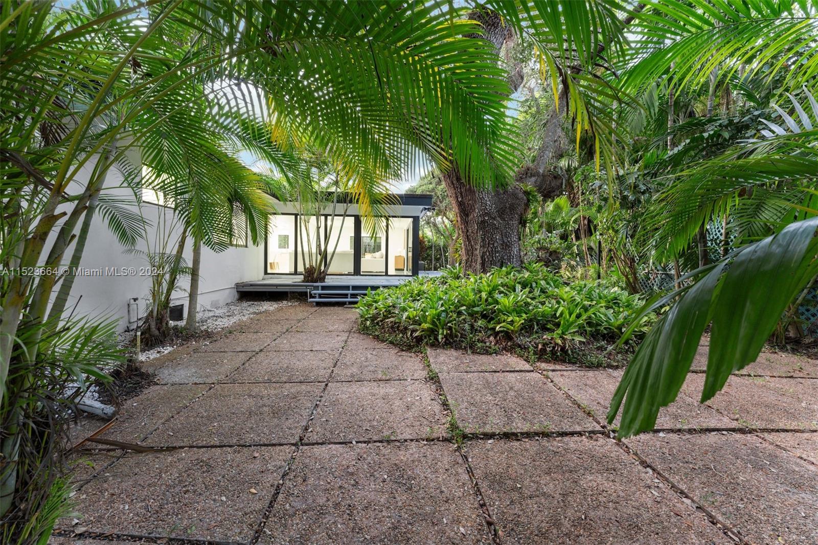 CORAL GABLES RIVIERA SEC - Residential