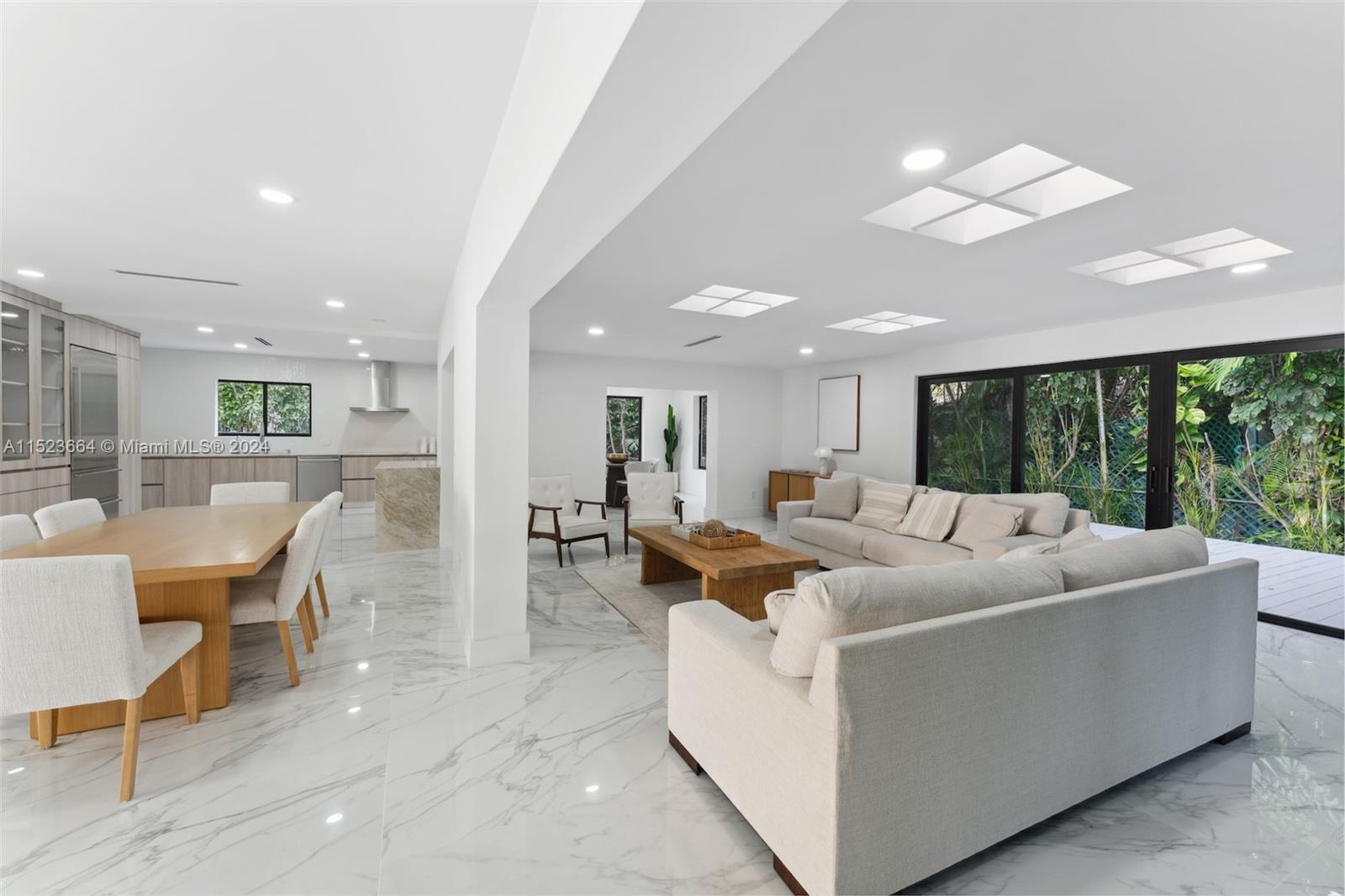 CORAL GABLES RIVIERA SEC - Residential