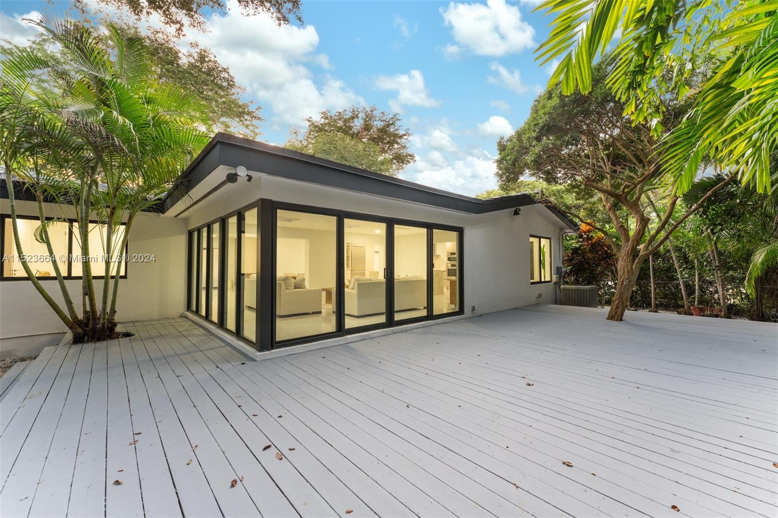 CORAL GABLES RIVIERA SEC - Residential