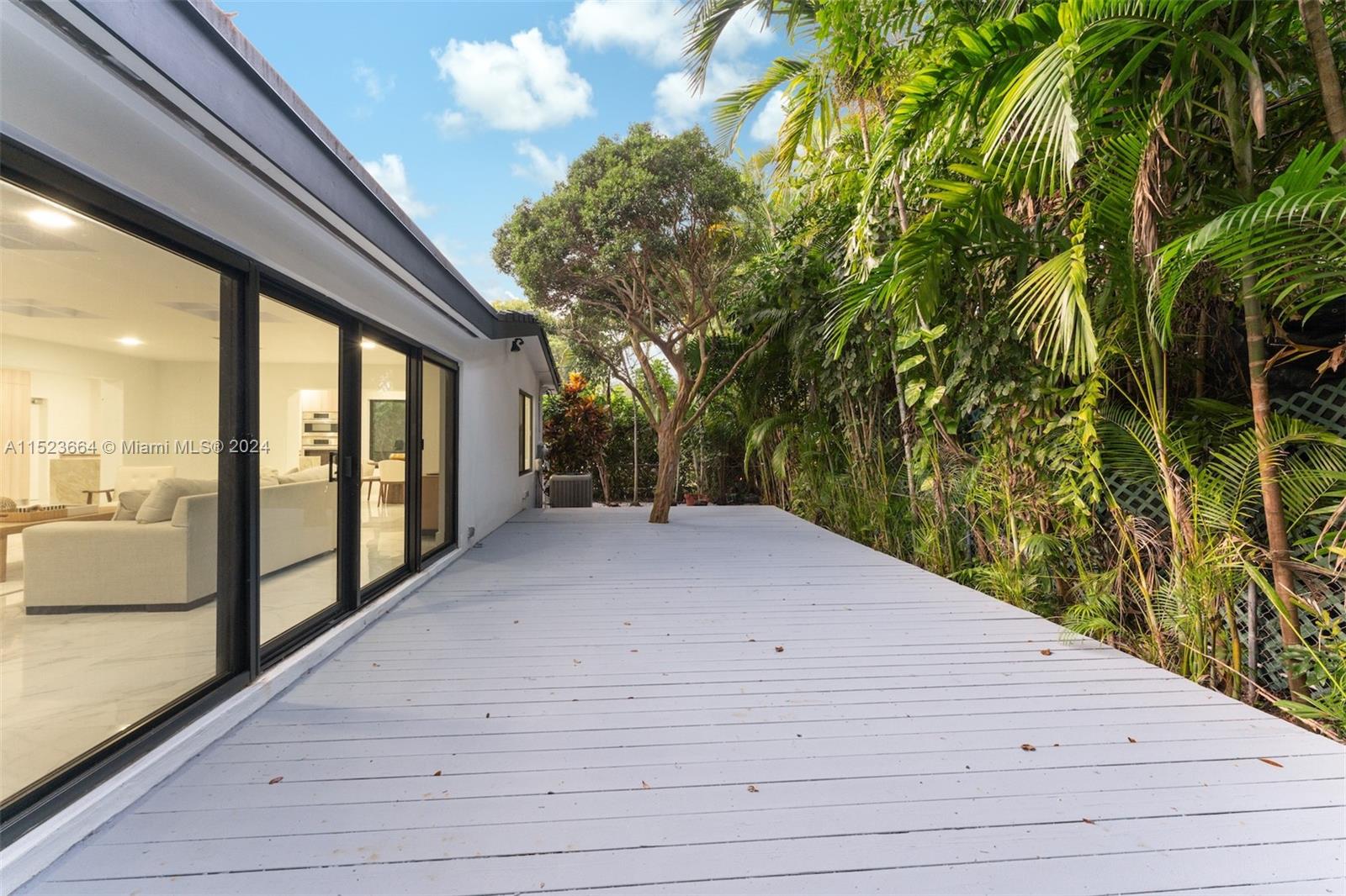 CORAL GABLES RIVIERA SEC - Residential