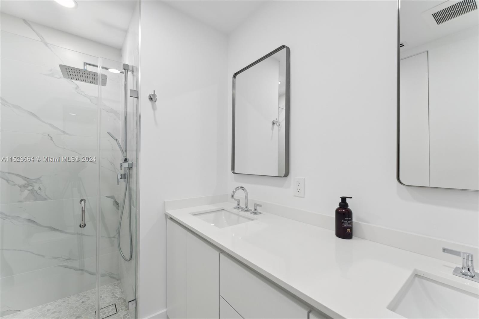 CORAL GABLES RIVIERA SEC - Residential