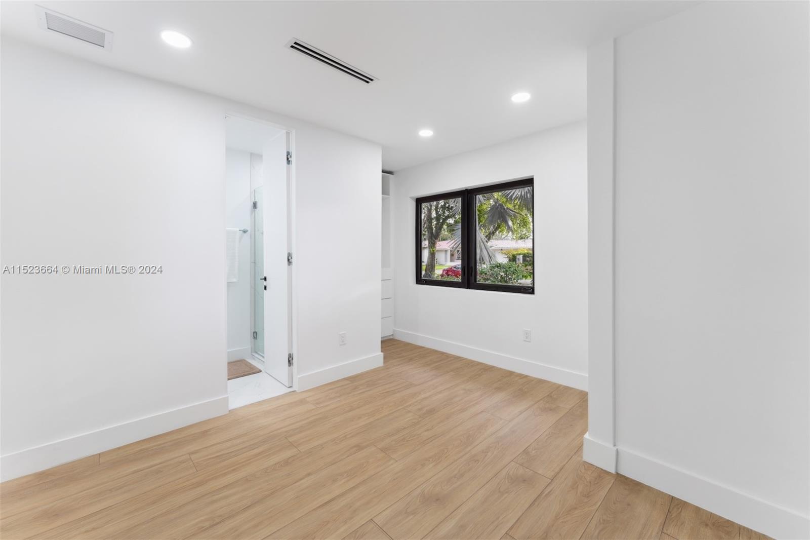 CORAL GABLES RIVIERA SEC - Residential