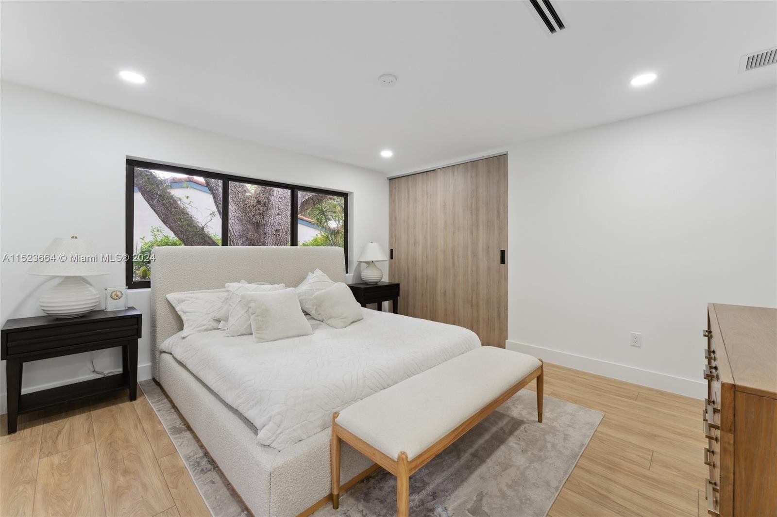 CORAL GABLES RIVIERA SEC - Residential