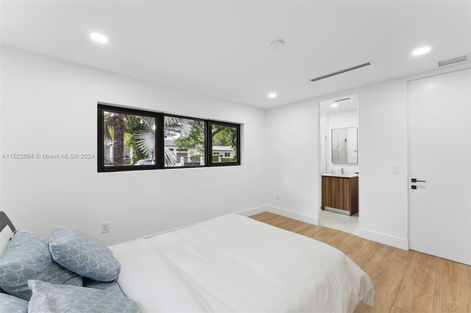 CORAL GABLES RIVIERA SEC - Residential