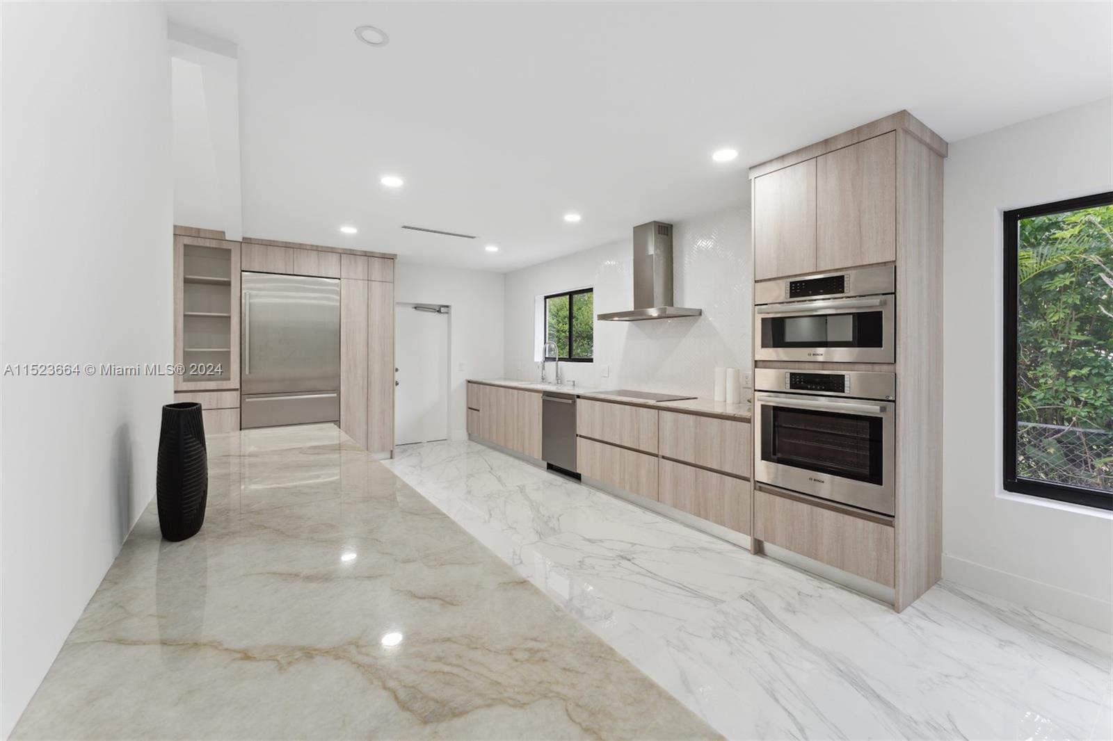 CORAL GABLES RIVIERA SEC - Residential