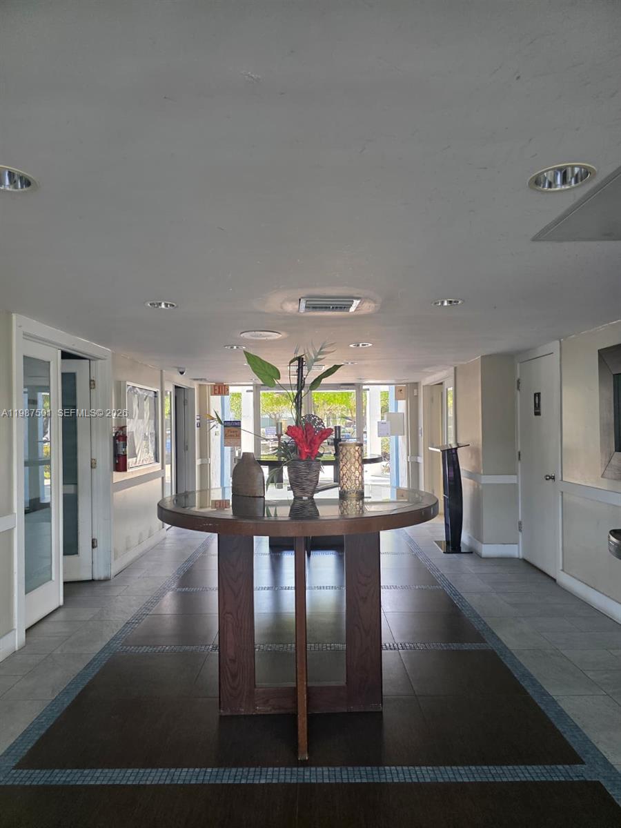 MONTECARLO CONDO - Residential Lease